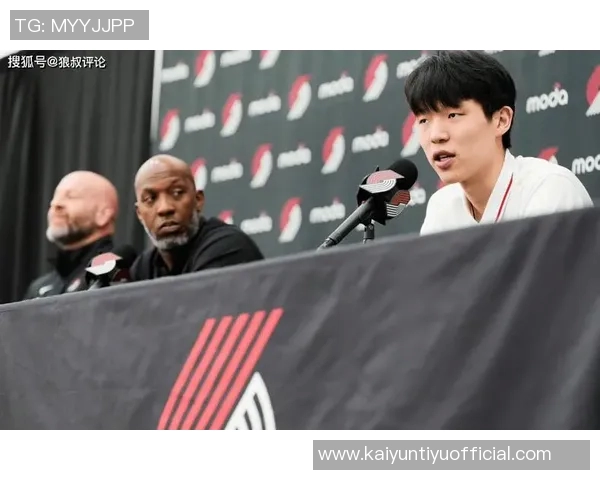 比卢普斯呼吁球队共同分担战术压力让瀚森更轻松应对比赛挑战