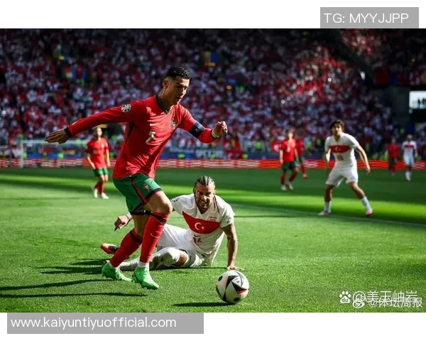 C罗再度破门激励球队向胜利迈进葡萄牙加油冲击目标